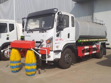 護欄清洗灑水車圖片 護欄清洗灑水車圖片