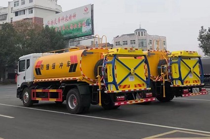 國(guó)六12方東風(fēng)多利卡D9灑水車(chē)帶防撞緩沖車(chē) 國(guó)六12方東風(fēng)多利卡D9灑水車(chē)帶防撞緩沖車(chē)