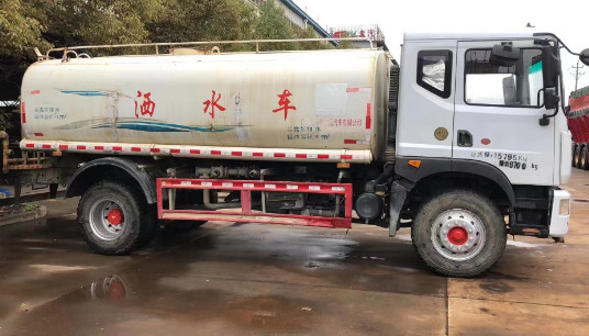 二手15方六缸機灑水車_二手15方東風多利卡D9灑水車4