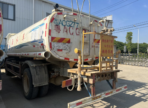 二手東風(fēng)天錦灑水車_二手15方東風(fēng)天錦灑水車3