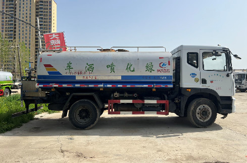 二手14方灑水車_二手14方東風多利卡d9灑水車3