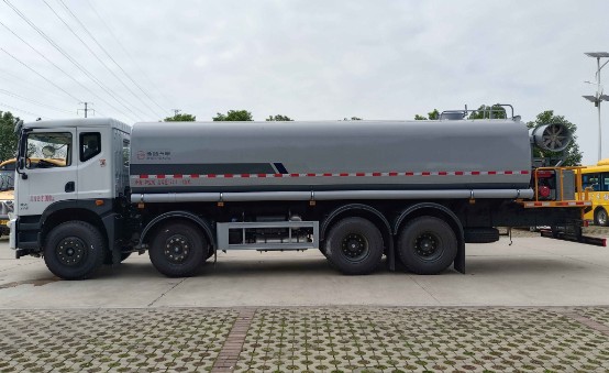 東風華神T5前四后八27方灑水車_東風27方灑水車4