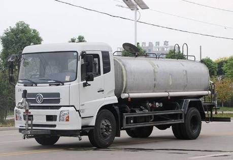不銹鋼灑水車圖片 不銹鋼灑水車圖片