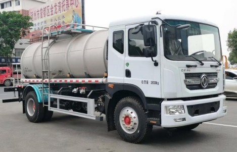 不銹鋼灑水車圖片 不銹鋼灑水車圖片